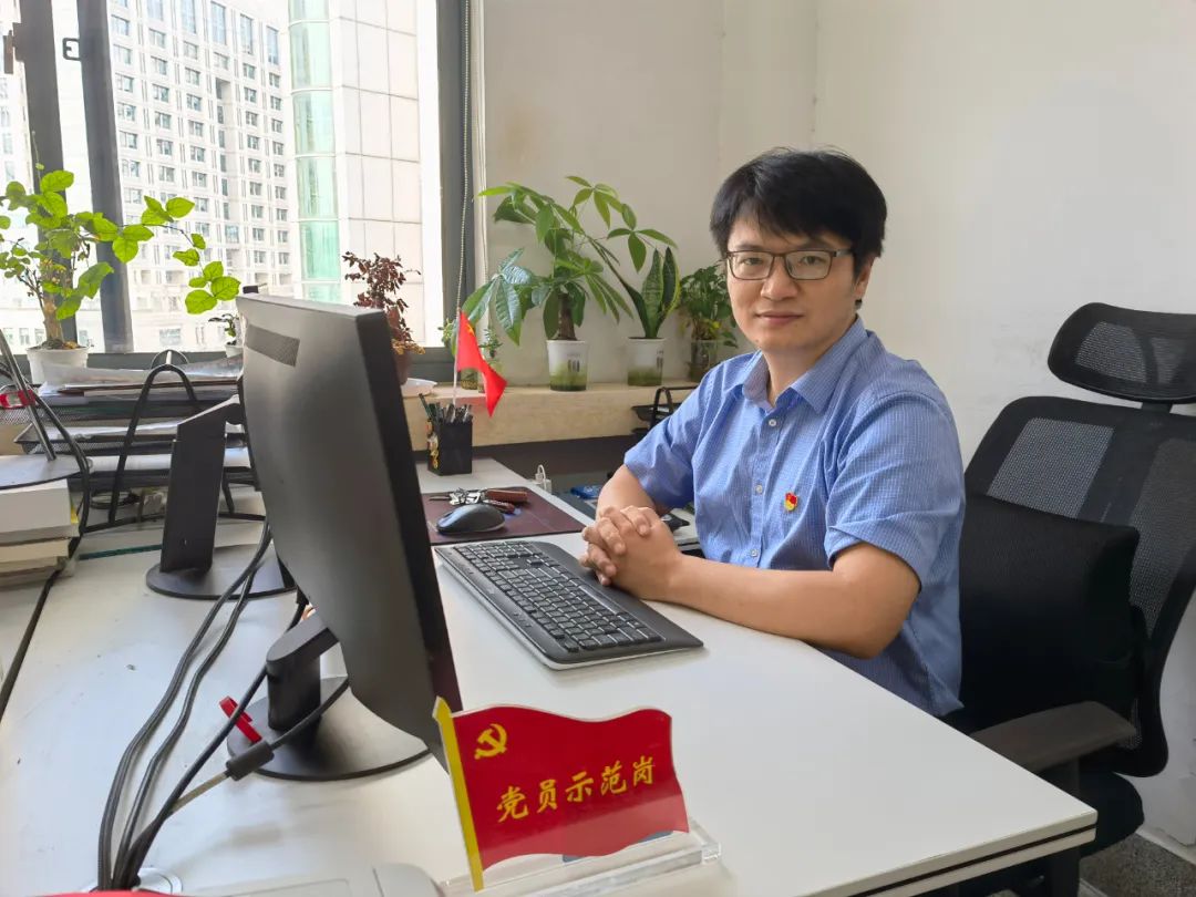 NHRI先锋党员:杨海亮